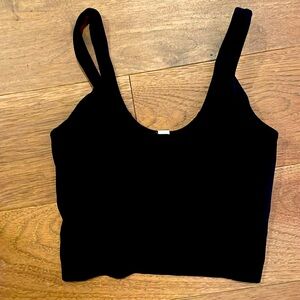 Lululemon bra top, size 4. Great condition.